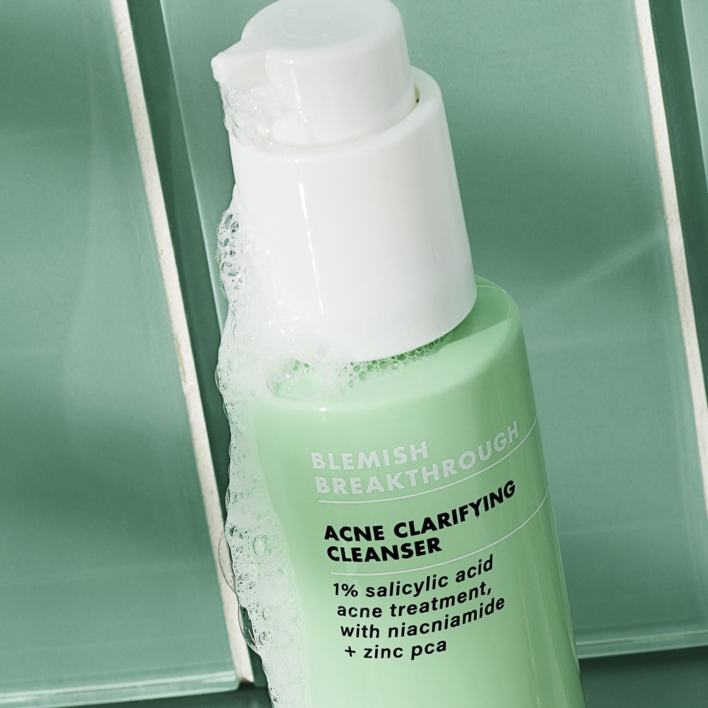 blemish-breakthrough-acne-calming-water-cream-mini-l3 02_021622_SL_BT_Cleanser_Back_Lighter_0129_FStack_FINAL_IGF_V2.jpg