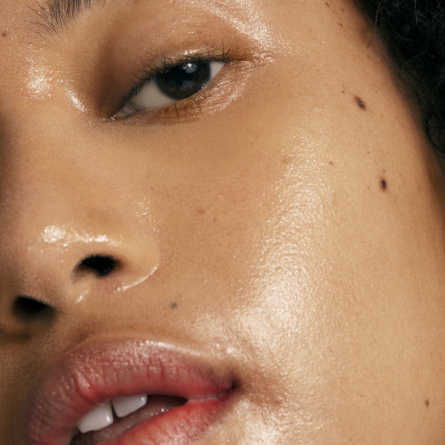 pure-skin-toner-o2 0122_Elf-Pure_Cindy_002_IGF.jpg