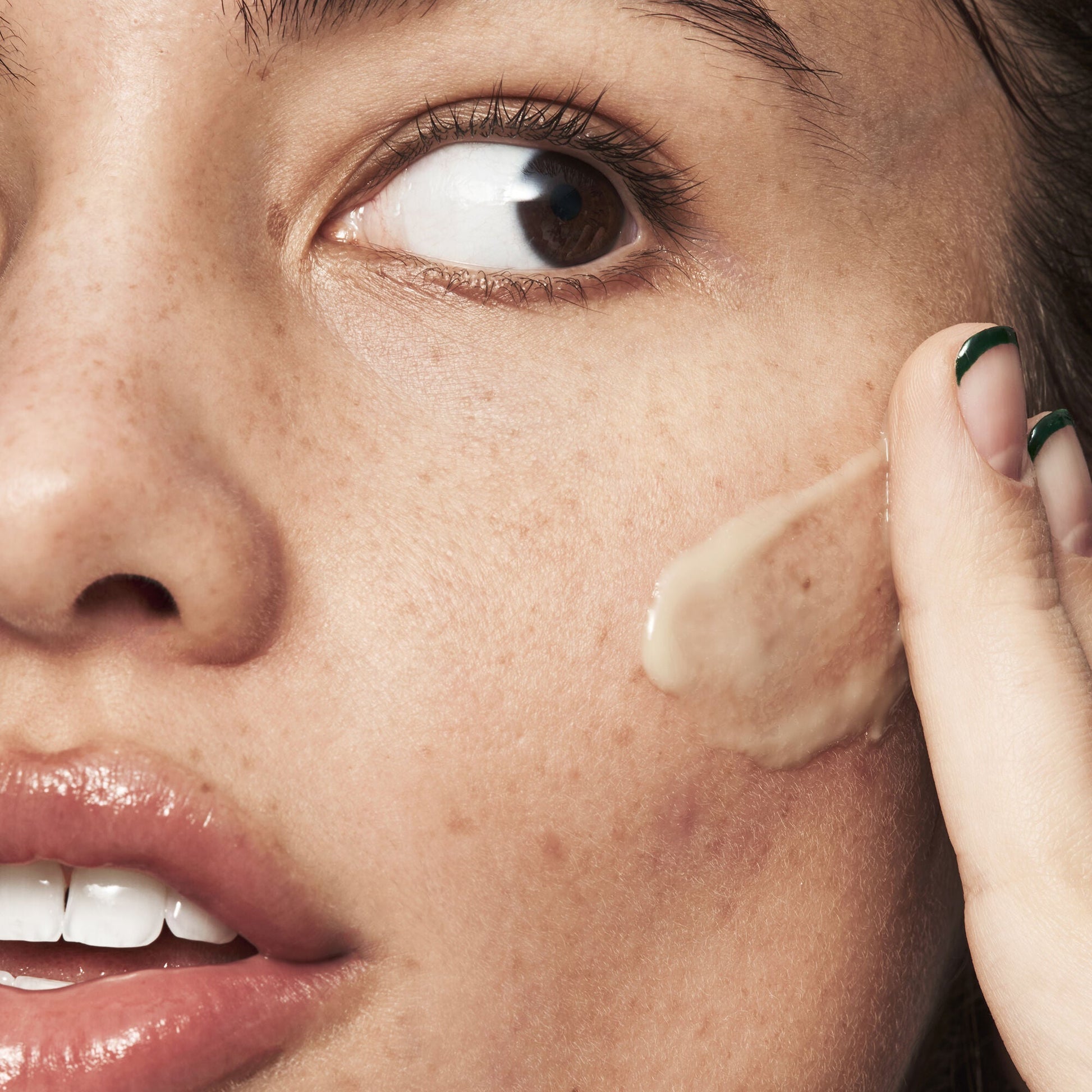 blemish-breakthrough-acne-calming-water-cream-z3 021522_Isabella_Acne_After_0462_FINAL_IGF_9e5f70b6-f47c-4bf3-9a7f-a9f223867f61.jpg
