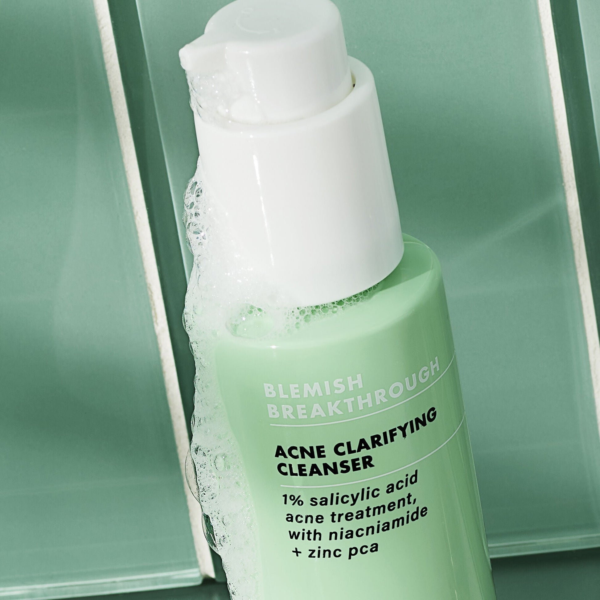 blemish-breakthrough-acne-calming-water-cream-mini-l3 02_021622_SL_BT_Cleanser_Back_Lighter_0129_FStack_FINAL_IGF_V2.jpg