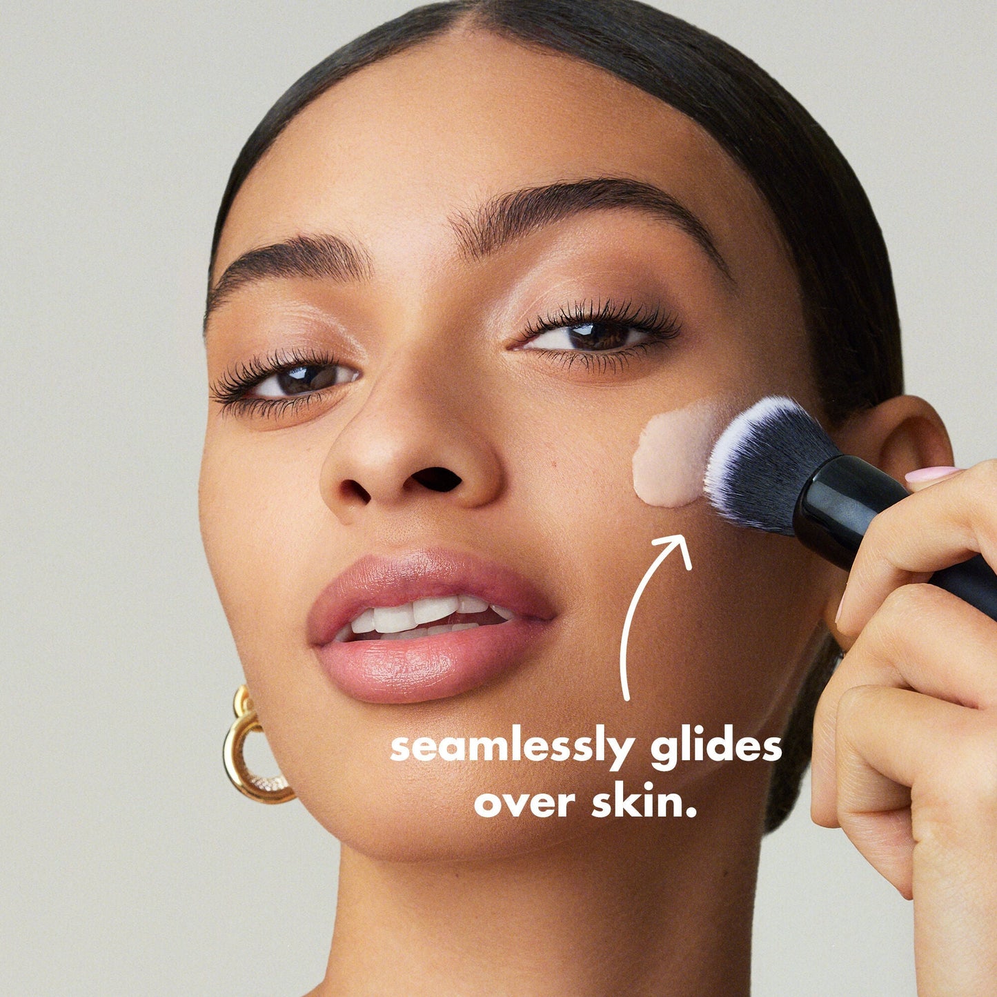 liquid-poreless-putty-primer-n7 0326_EDU_LiquidPorelessPuttyPrimer_Model.jpg