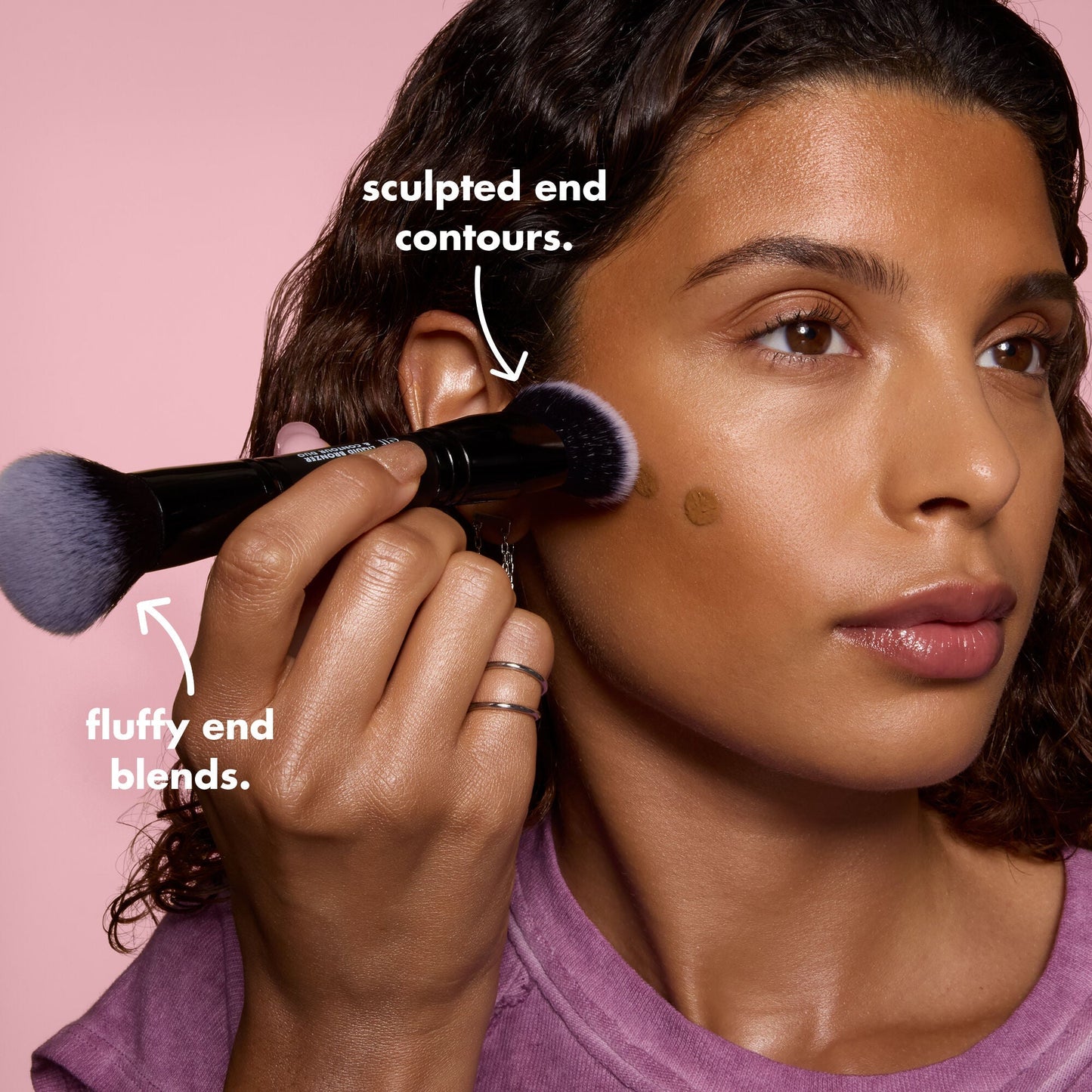 liquid-bronzer-and-contour-duo-brush-t3 0426_EDU_LiquidBronzer_ContourDuoBrush_BenefitModel.jpg