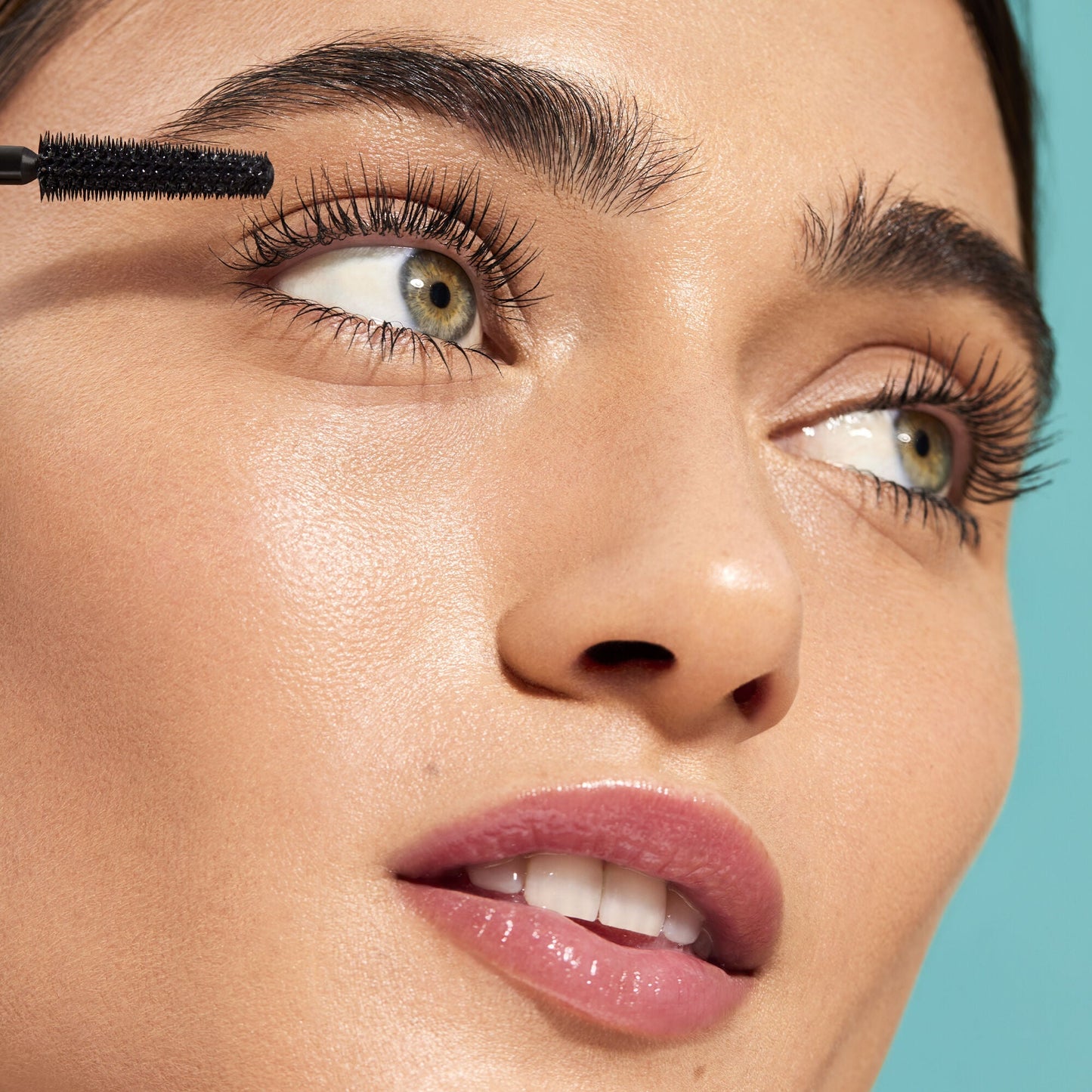 lash-xtndr-mascara-n6 060623_Lexi_LashXtndr_Look1_093_v4_RGB_IGF.jpg
