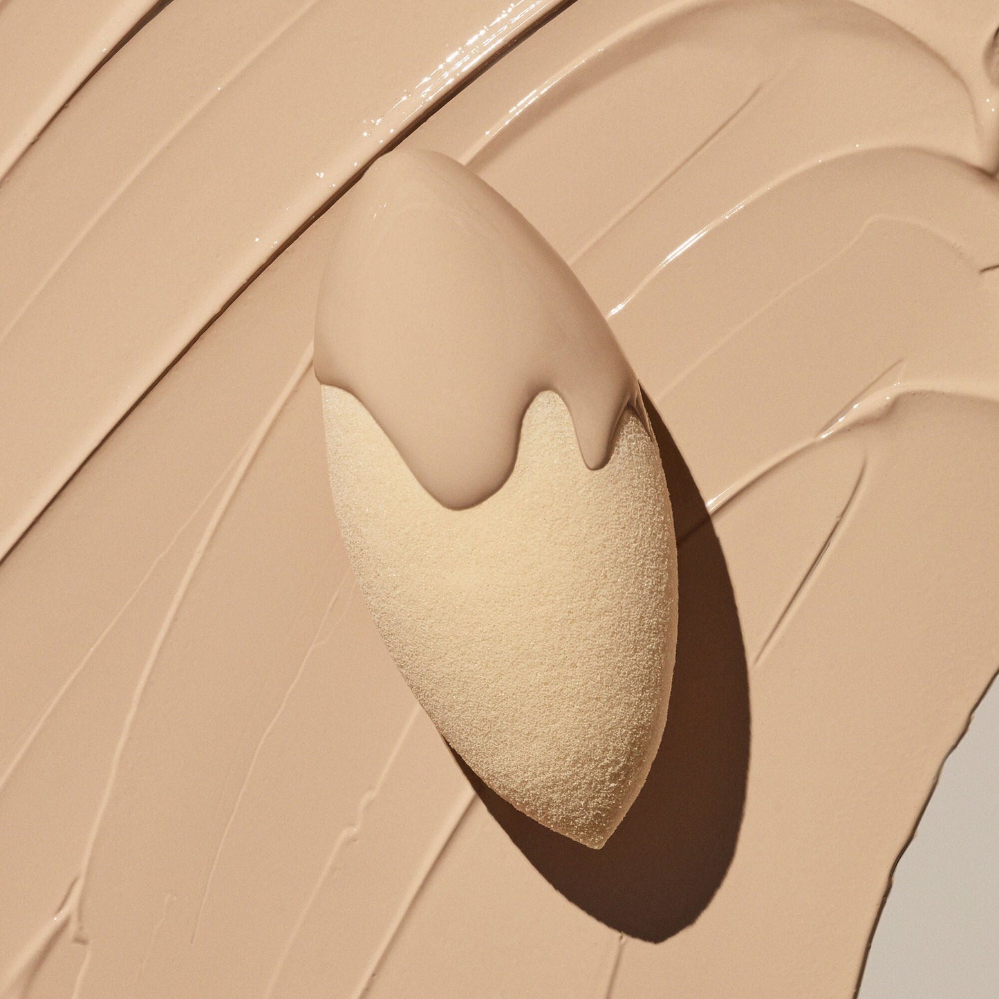 camo-concealer-sponge-o2 07312020_CamoSponge_009_IGF.jpg