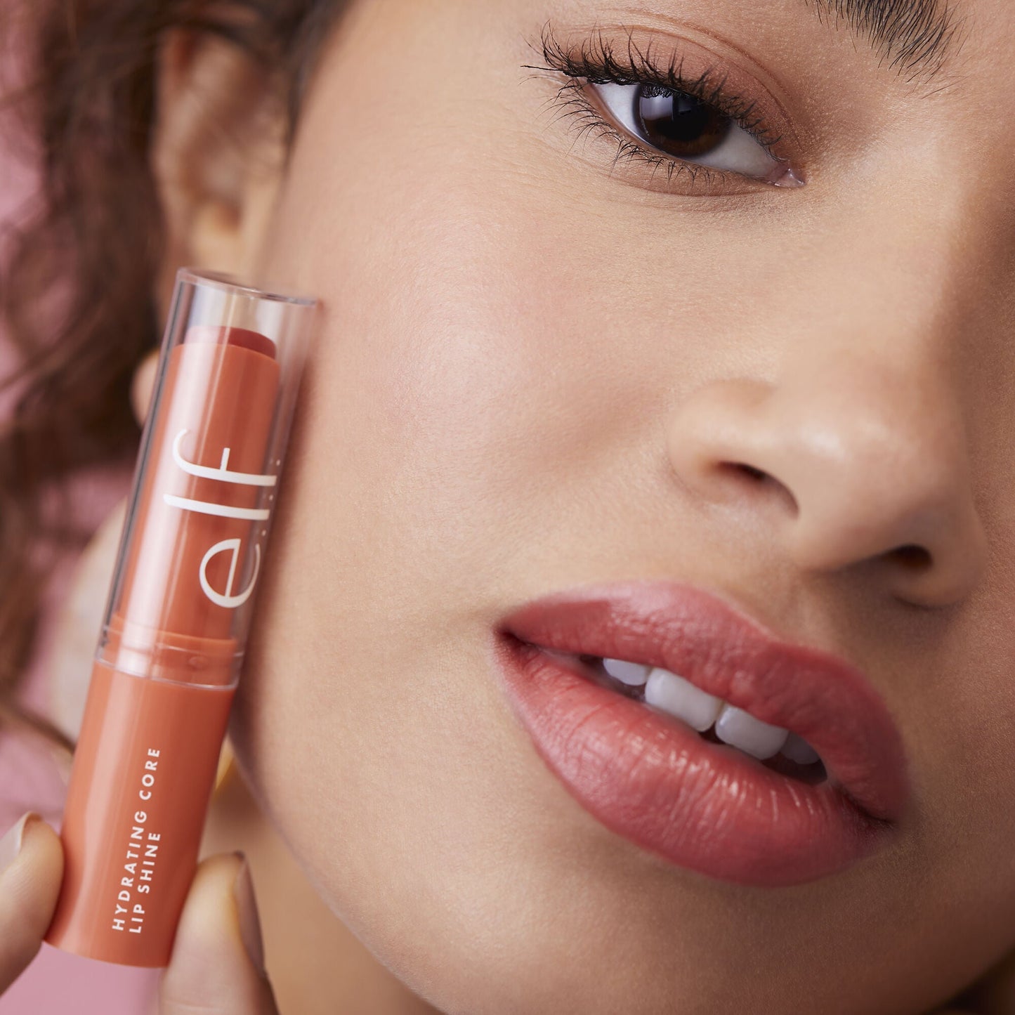 hydrating-core-lip-shine-n6 08112020_Alyssa_AmpItUp-0157_IGF_0dcd7b08-d8a1-41c3-a293-6fb7fa4ca7dd.jpg