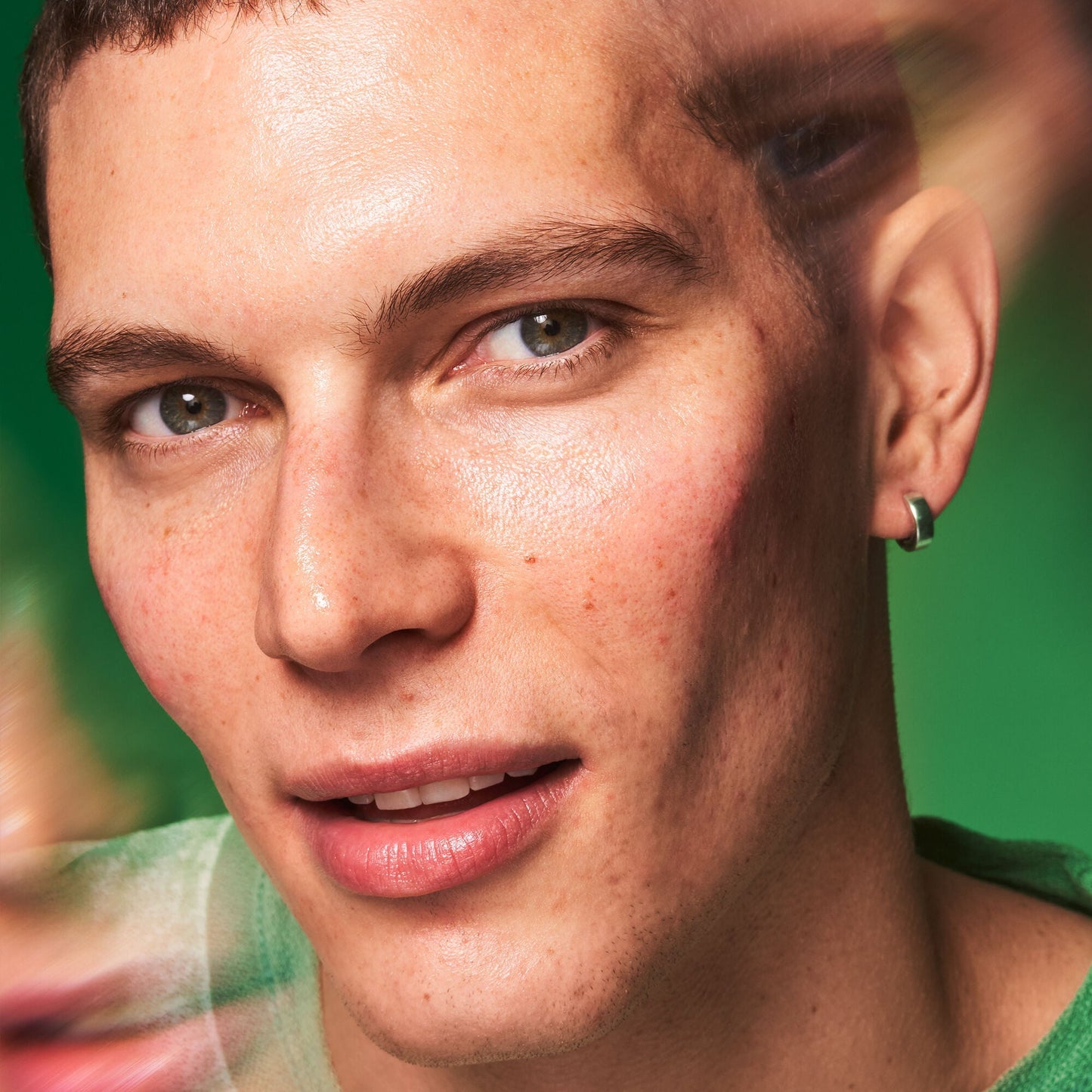 plz-clarify-facial-oil-z8 100924_SKIN_Jean_PlzC_EndLook_0036_v1_RGB_IGF.jpg