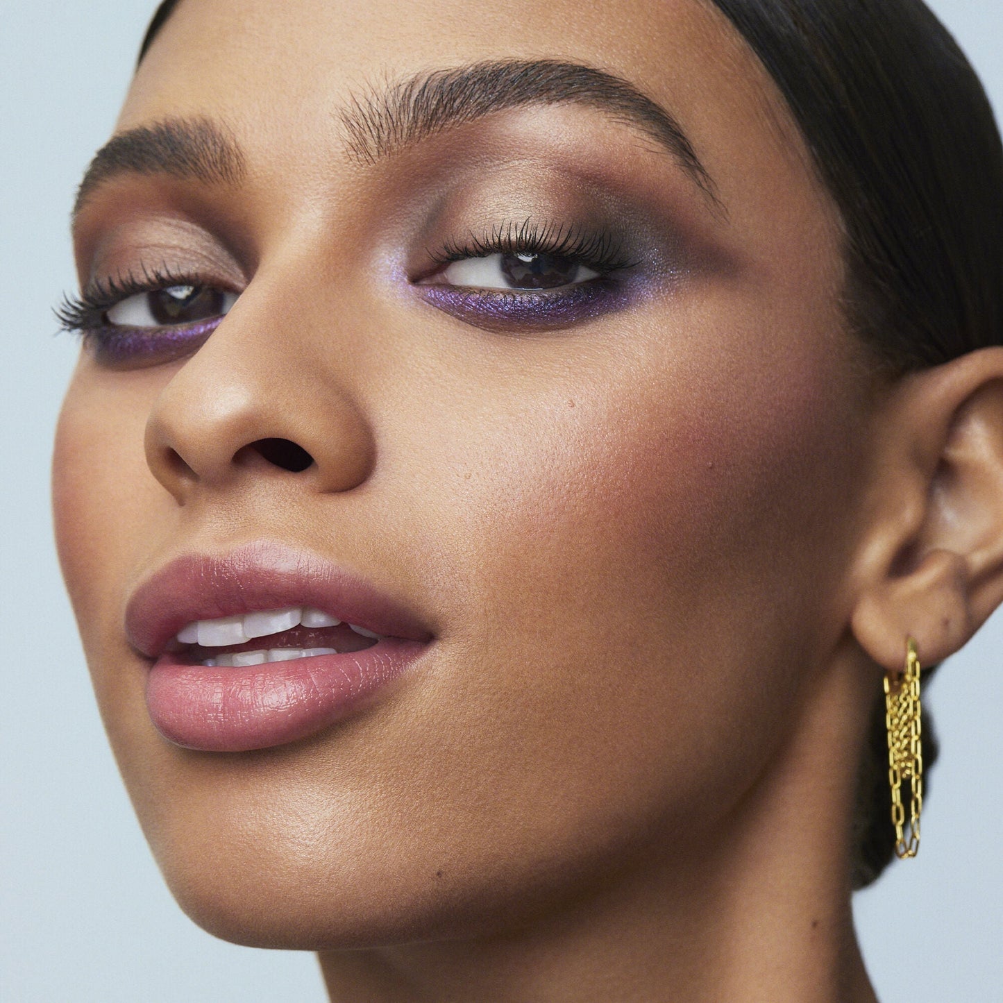 perfect-10-eyeshadow-palette-f6 110722_Adriana_10pcEyeshadow_2060_IGF.jpg