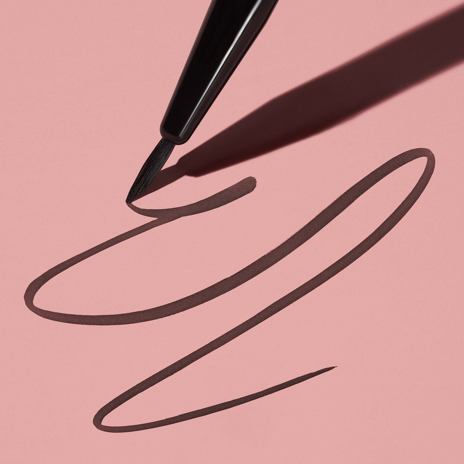 ultra-fine-eyeliner-brush-a0 111124_elf_UltraFine_Brush_0057_MAIN-2-HELICON_358_w2QC_IGF.jpg