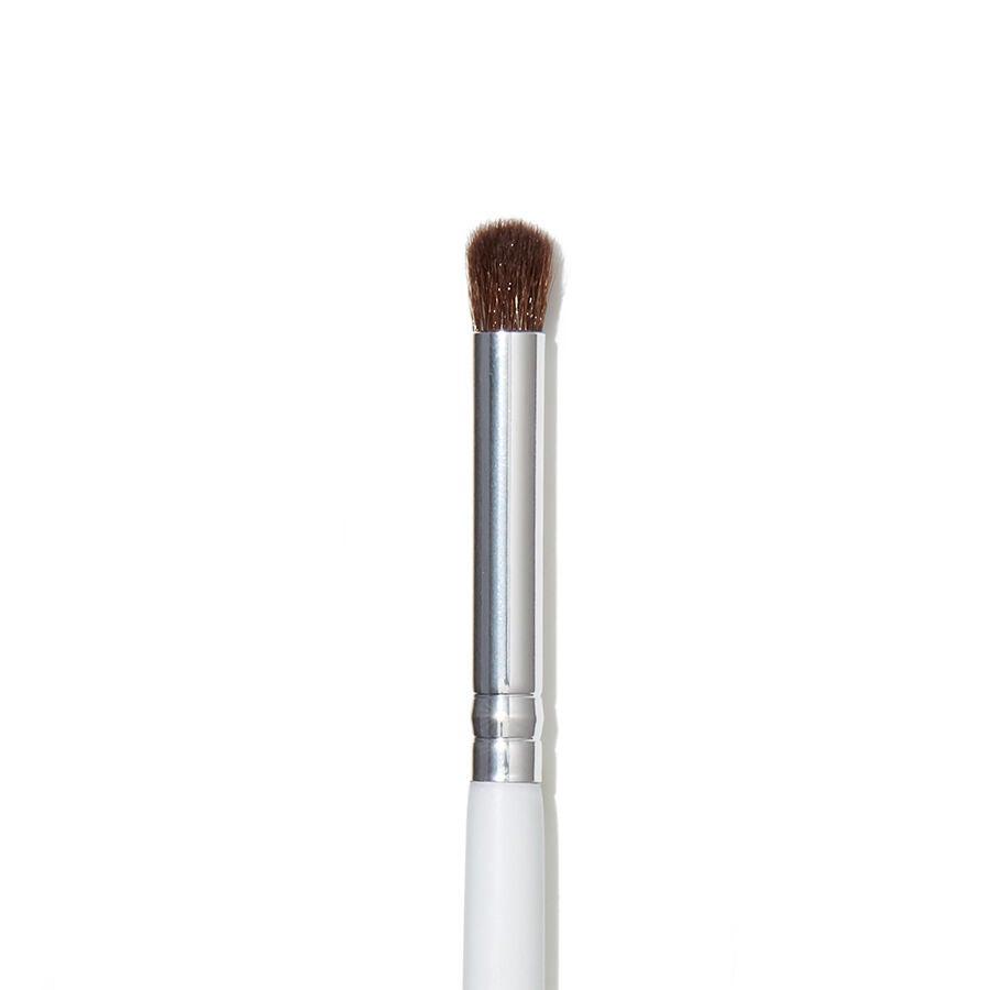 eye-crease-brush-x1 1823_EyeCreaseBrush_Macro.jpg