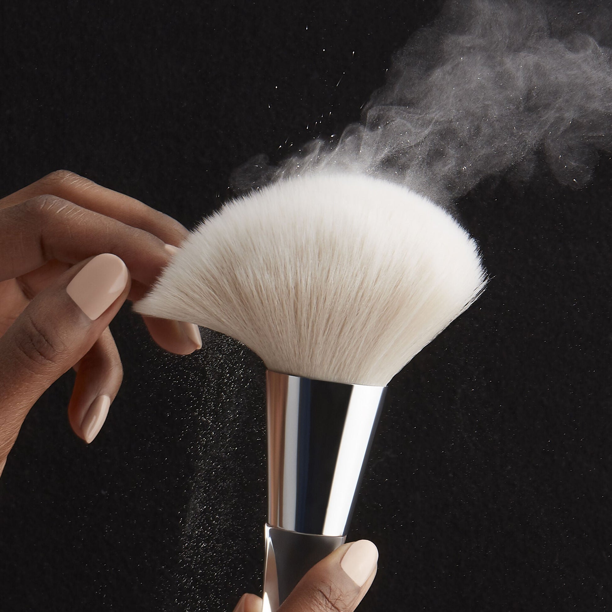 precision-powder-brush-q4 85307_PrecisionPowderBrush_V2_133.jpg